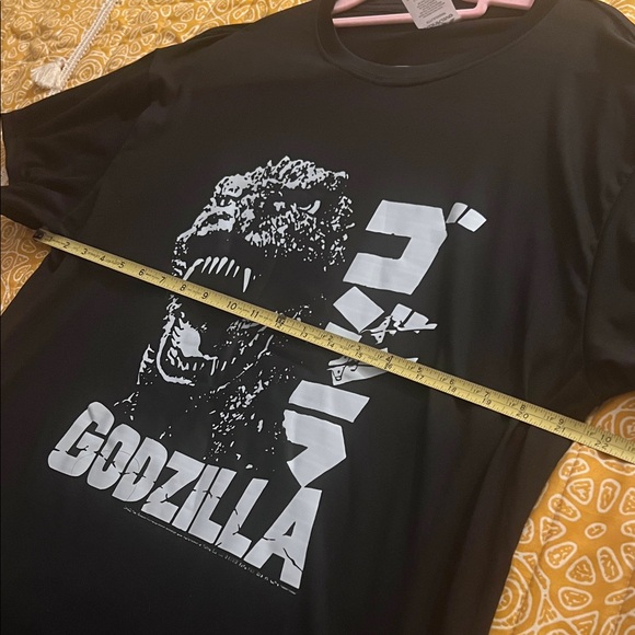 #1537**Unisex’s Black Godzilla Graphic T-Shirt - Picture 3 of 5
